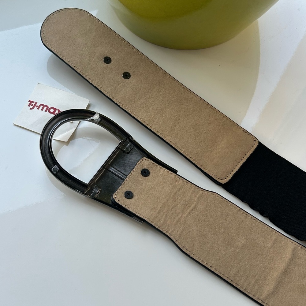 Stylish Black Belt with Silver Buckle - Picture 6 of 9